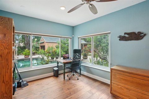House in Saint Petersburg, Florida 3 bedrooms, 235.97 sq.m. № 1888453 - photo 24