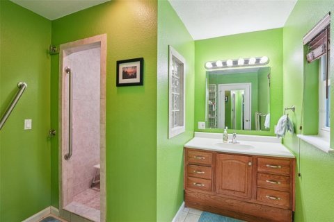 House in Saint Petersburg, Florida 3 bedrooms, 235.97 sq.m. № 1888453 - photo 25