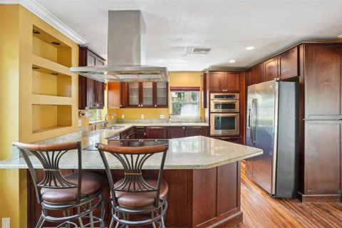 House in Saint Petersburg, Florida 3 bedrooms, 235.97 sq.m. № 1888453 - photo 16