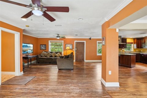 House in Saint Petersburg, Florida 3 bedrooms, 235.97 sq.m. № 1888453 - photo 4