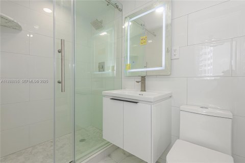 Condominio en alquiler en Hallandale Beach, Florida, 2 dormitorios, 88.26 m2 № 1992233 - foto 15