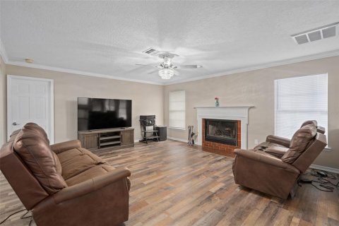 Villa ou maison à vendre à Sorrento, Floride: 4 chambres, 269.79 m2 № 1909906 - photo 8