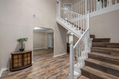 Villa ou maison à vendre à Sorrento, Floride: 4 chambres, 269.79 m2 № 1909906 - photo 2
