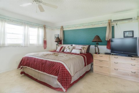 Copropriété à louer à Pompano Beach, Floride: 2 chambres, 120.77 m2 № 2169552 - photo 11