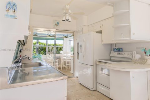 Copropriété à louer à Pompano Beach, Floride: 2 chambres, 120.77 m2 № 2169552 - photo 6