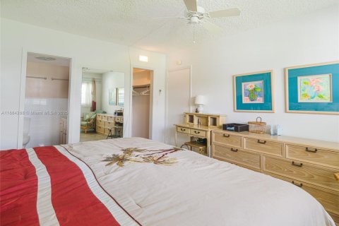 Copropriété à louer à Pompano Beach, Floride: 2 chambres, 120.77 m2 № 2169552 - photo 12