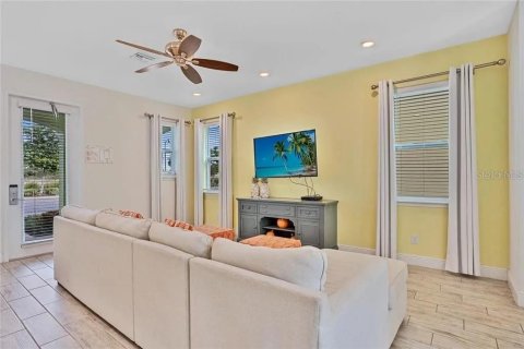Casa en venta en Kissimmee, Florida, 4 dormitorios, 201.23 m2 № 2231223 - foto 9