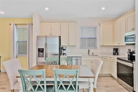 Casa en venta en Kissimmee, Florida, 4 dormitorios, 201.23 m2 № 2231223 - foto 12