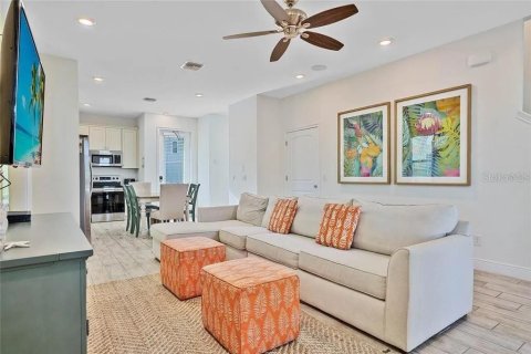 Casa en venta en Kissimmee, Florida, 4 dormitorios, 201.23 m2 № 2231223 - foto 6