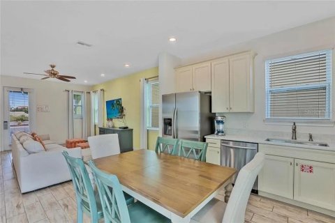 Casa en venta en Kissimmee, Florida, 4 dormitorios, 201.23 m2 № 2231223 - foto 10