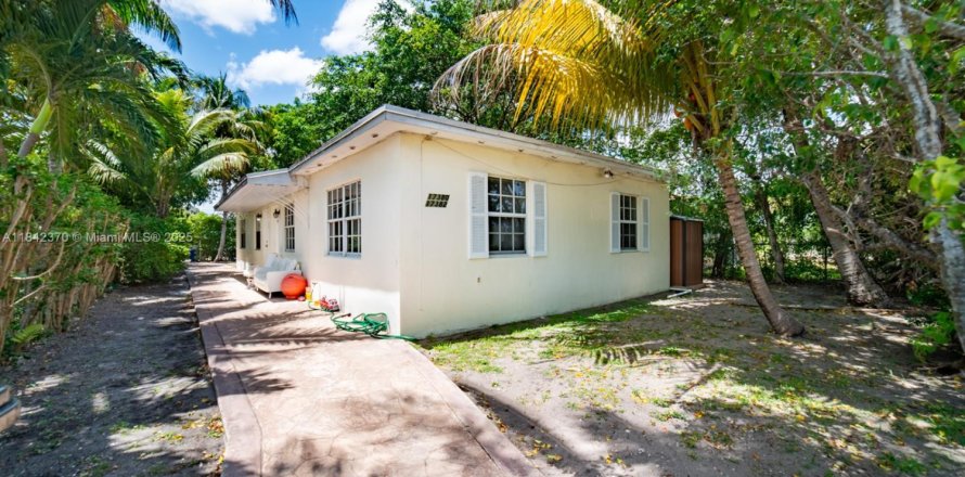 Villa ou maison à North Miami Beach, Floride 2 chambres, 130.06 m2 № 1834136