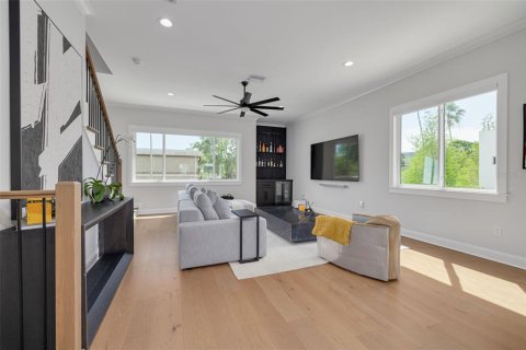 Townhouse in Tampa, Florida 3 bedrooms, 235.41 sq.m. № 1673186 - photo 7