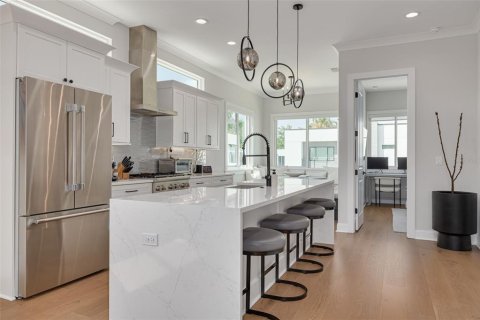 Townhouse in Tampa, Florida 3 bedrooms, 235.41 sq.m. № 1673186 - photo 10