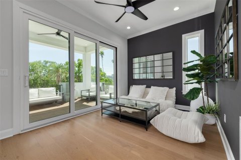 Townhouse in Tampa, Florida 3 bedrooms, 235.41 sq.m. № 1673186 - photo 16
