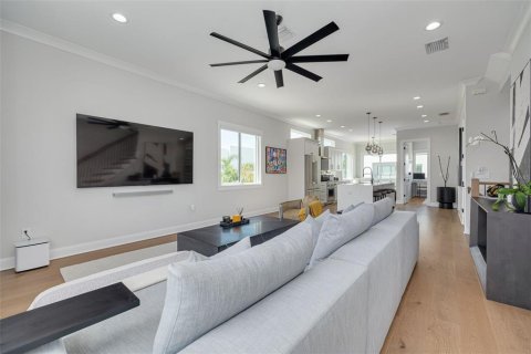 Townhouse in Tampa, Florida 3 bedrooms, 235.41 sq.m. № 1673186 - photo 9