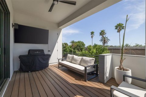 Townhouse in Tampa, Florida 3 bedrooms, 235.41 sq.m. № 1673186 - photo 21