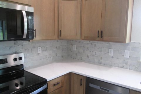 House in Ocala, Florida 4 bedrooms, 137.03 sq.m. № 1538382 - photo 8