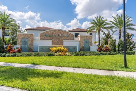 Adosado en venta en Hialeah, Florida, 3 dormitorios, 162.67 m2 № 1891723 - foto 30
