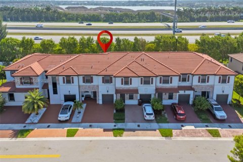Adosado en venta en Hialeah, Florida, 3 dormitorios, 162.67 m2 № 1891723 - foto 22
