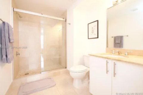 Снять в аренду кондоминиум в Майами, Флорида 2 спальни, 86.4м2, № 1987895 - фото 8