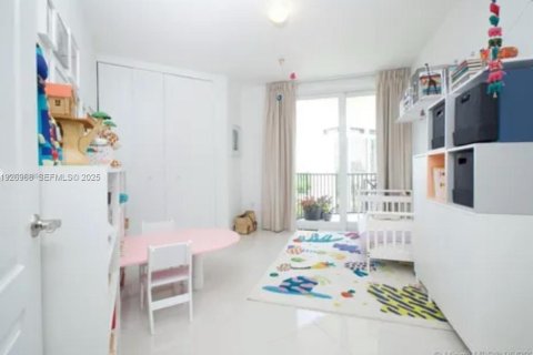 Снять в аренду кондоминиум в Майами, Флорида 2 спальни, 86.4м2, № 1987895 - фото 7