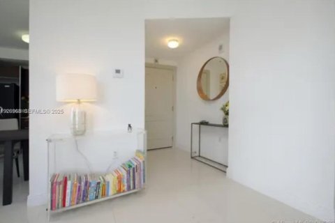 Снять в аренду кондоминиум в Майами, Флорида 2 спальни, 86.4м2, № 1987895 - фото 10