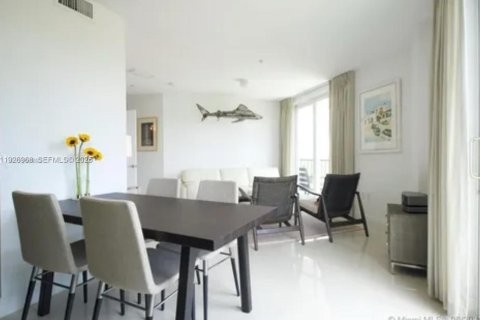 Снять в аренду кондоминиум в Майами, Флорида 2 спальни, 86.4м2, № 1987895 - фото 3