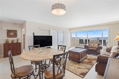 Condominio en venta en Fort Lauderdale, Florida, 1 dormitorio, 83.61 m2 № 1854944 - foto 10