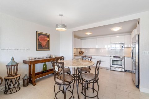 Condominio en venta en Fort Lauderdale, Florida, 1 dormitorio, 83.61 m2 № 1854944 - foto 11