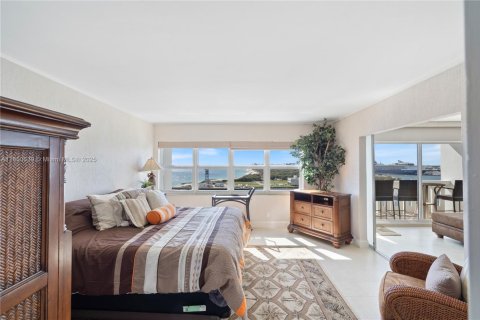 Condominio en venta en Fort Lauderdale, Florida, 1 dormitorio, 83.61 m2 № 1854944 - foto 17