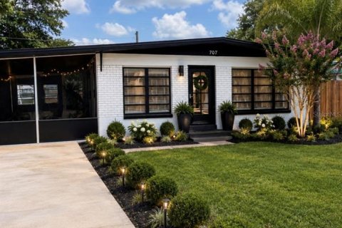 House in Tampa, Florida 3 bedrooms, 98.85 sq.m. № 2322375