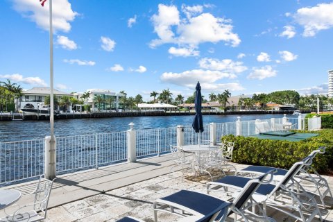 Condominio en alquiler en Fort Lauderdale, Florida, 2 dormitorios, 102.19 m2 № 1117982 - foto 1