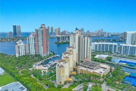 Condo in Aventura, Florida, 2 bedrooms  № 2038610 - photo 26