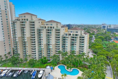 Condo in Aventura, Florida, 2 bedrooms  № 2038610 - photo 25