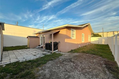 House in Winter Haven, Florida 3 bedrooms, 115.01 sq.m. № 1901929 - photo 20