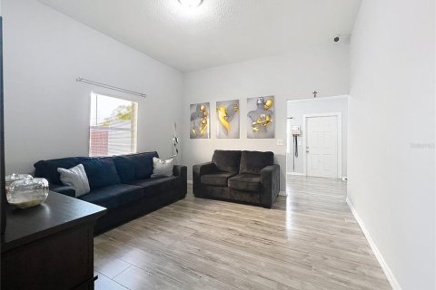 House in Winter Haven, Florida 3 bedrooms, 115.01 sq.m. № 1901929 - photo 6