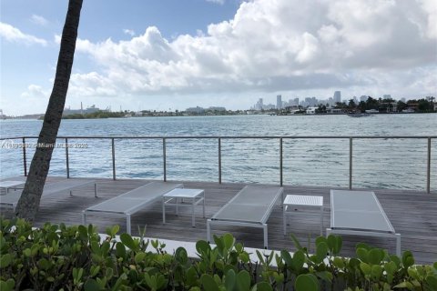 Condominio en venta en Miami Beach, Florida, 2 dormitorios, 119.57 m2 № 1949769 - foto 25