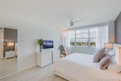 Condominio en venta en Miami Beach, Florida, 2 dormitorios, 119.57 m2 № 1949769 - foto 9