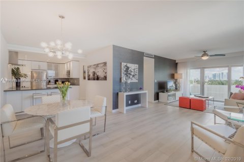 Condominio en venta en Miami Beach, Florida, 2 dormitorios, 119.57 m2 № 1949769 - foto 30