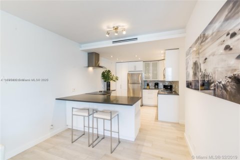 Condominio en venta en Miami Beach, Florida, 2 dormitorios, 119.57 m2 № 1949769 - foto 15