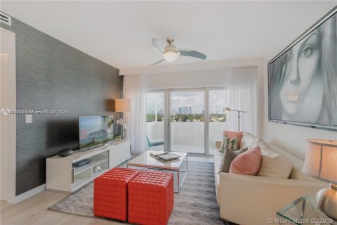Condominio en venta en Miami Beach, Florida, 2 dormitorios, 119.57 m2 № 1949769 - foto 6