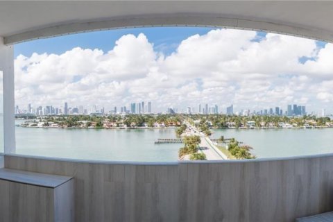Condominio en venta en Miami Beach, Florida, 2 dormitorios, 119.57 m2 № 1949769 - foto 24