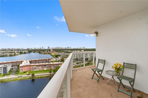 Купить кондоминиум в Майами, Флорида 2 спальни, 105.91м2, № 1895864 - фото 23