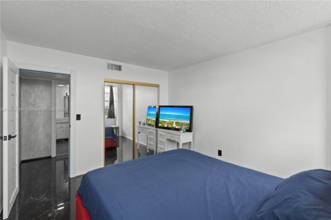 Купить кондоминиум в Майами, Флорида 2 спальни, 105.91м2, № 1895864 - фото 14