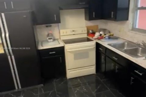 Купить кондоминиум в Майами, Флорида 2 спальни, 105.91м2, № 1895864 - фото 3