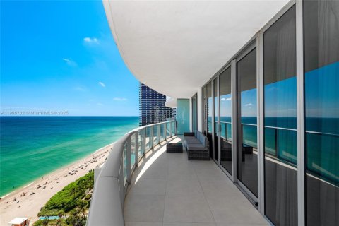 Купить кондоминиум в Холливуд, Флорида 2 спальни, 108.14м2, № 1967412 - фото 3