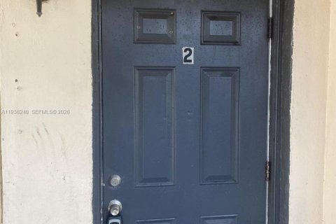 Villa ou maison à louer à Fort Lauderdale, Floride: 2 chambres, 114.83 m2 № 1995961 - photo 3