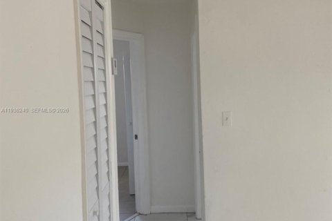 Villa ou maison à louer à Fort Lauderdale, Floride: 2 chambres, 114.83 m2 № 1995961 - photo 7
