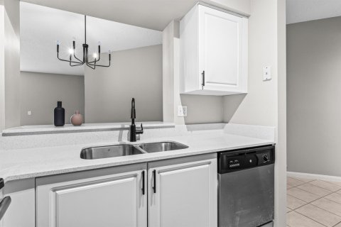 Apartment in West Palm Beach, Florida 2 bedrooms, 98.85 sq.m. № 2392024 - photo 9
