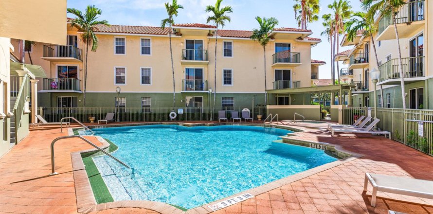 Apartment in West Palm Beach, Florida 2 bedrooms, 98.85 sq.m. № 2392024